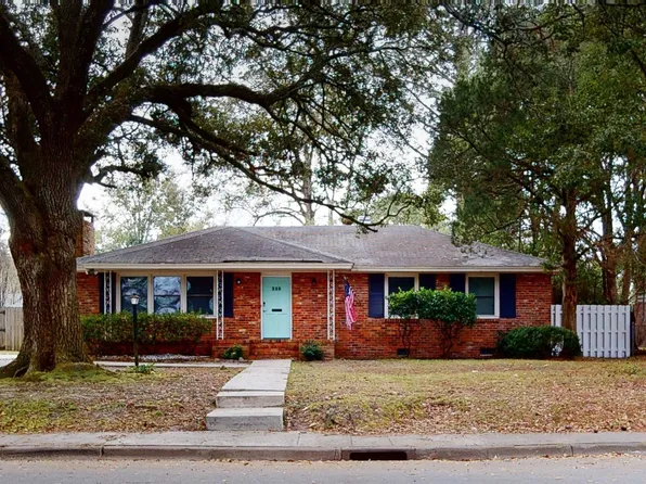 329 Oxford Dr, Savannah, GA 31405