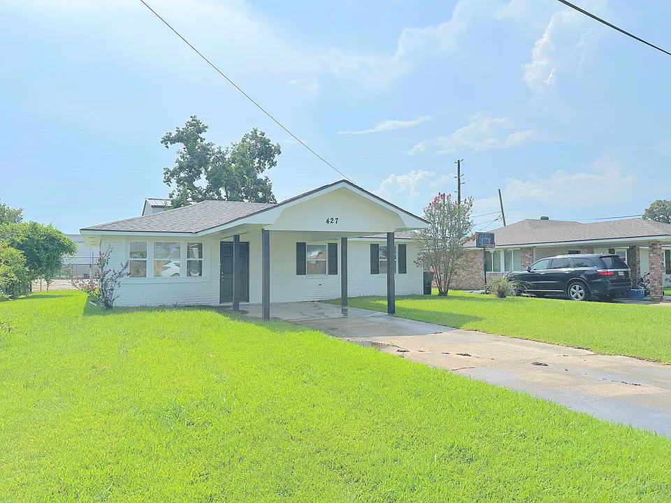 427 S Nickens Ave