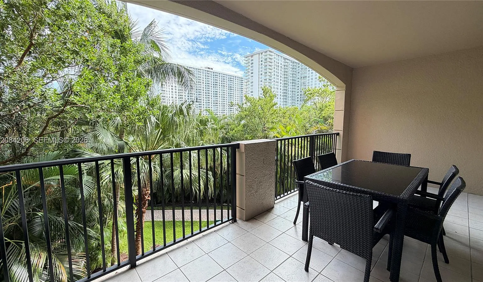Porto Bellagio Condo — Photo 4