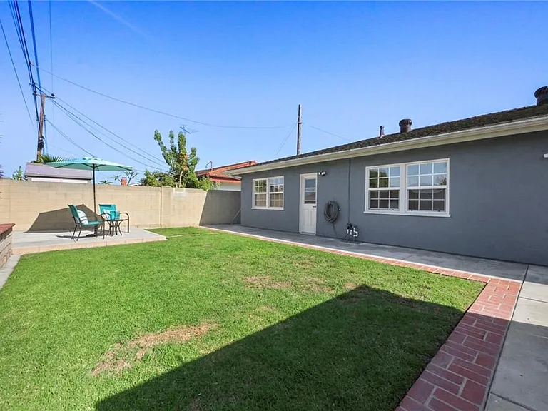 6091 Kimberly Dr — Photo 22