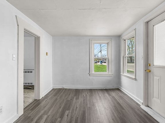 4th image of 141 Front St