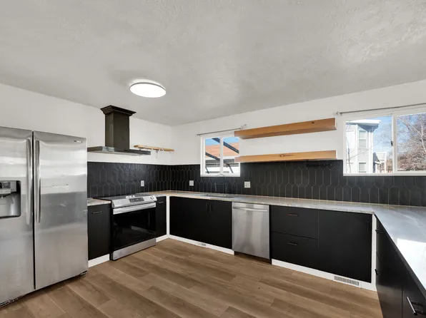 951 E South Fork Cir S, Sandy, UT 84094