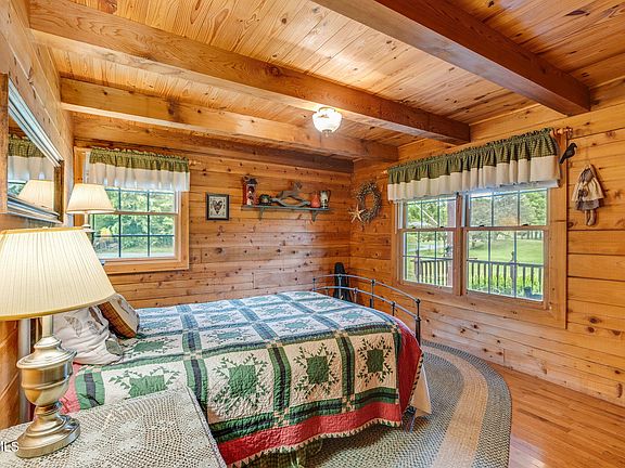 26th image of 147 Britton Ln