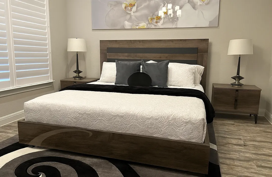 4 bed, $5,578 — Photo 2