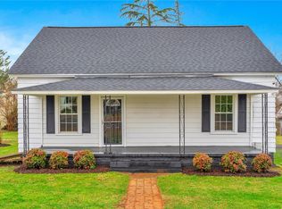 102 S 7th St, Easley, SC 29640