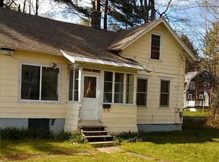 8 Brockett St, Dolgeville, NY 13329