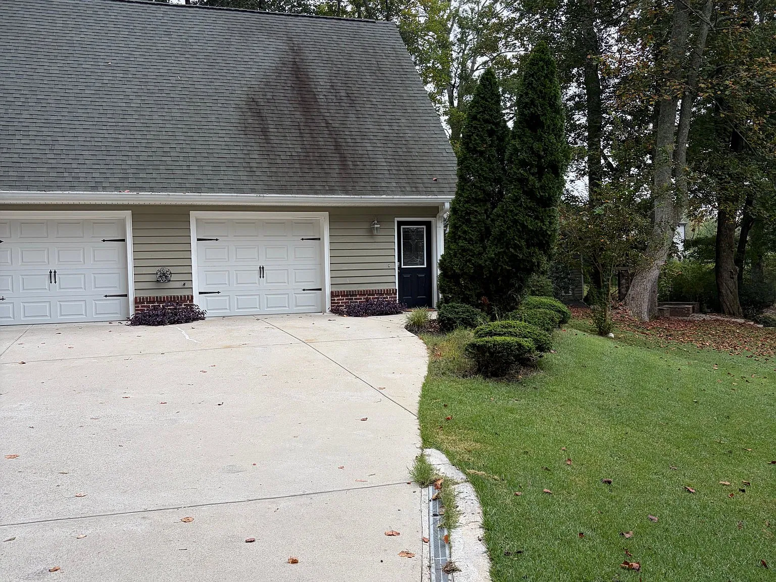 Carriage House — Photo 2