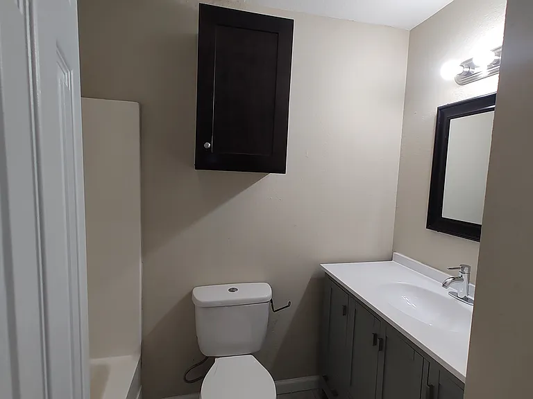 4096 Delmon Ln #B — Photo 5