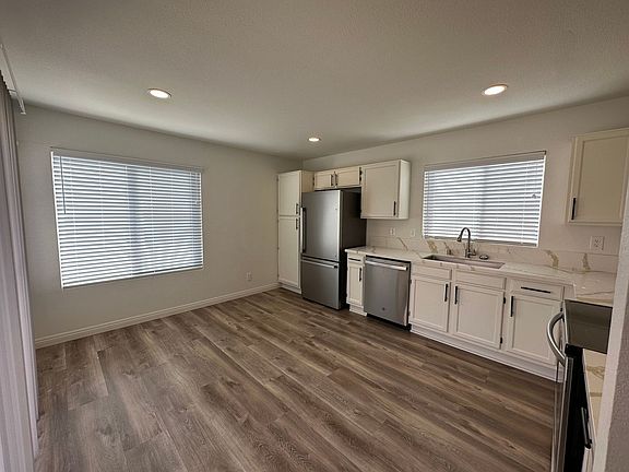3rd image of 86 Quiet Desert Ln