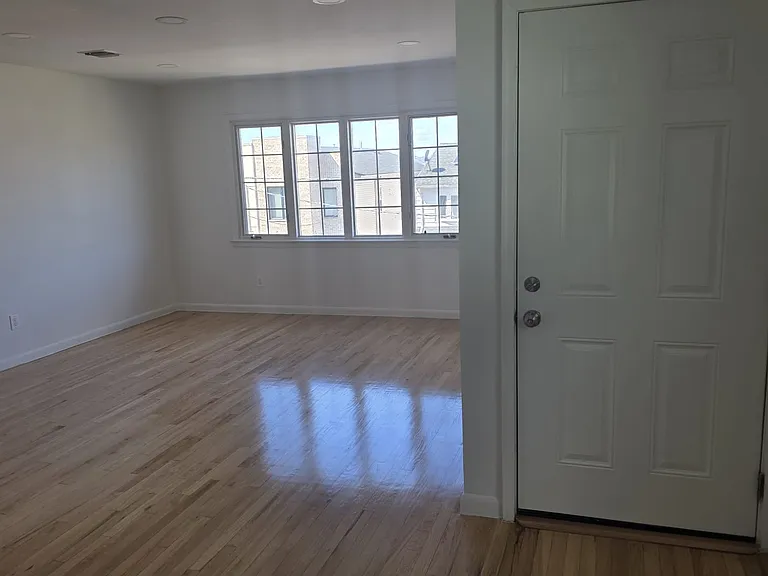 5200 Meadowview Ave #2 — Photo 12