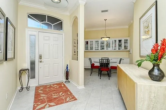 3 bed, 2.0 bath, 1874 sqft, $3,000 — Photo 4