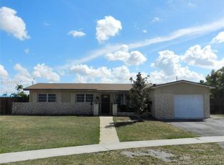 8490 NW 17th Ct, Pembroke Pines, FL 33024