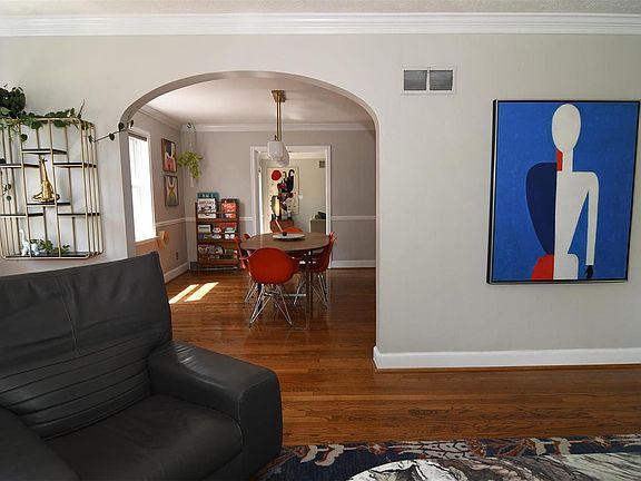 4th image of 2217 Parkridge Ave