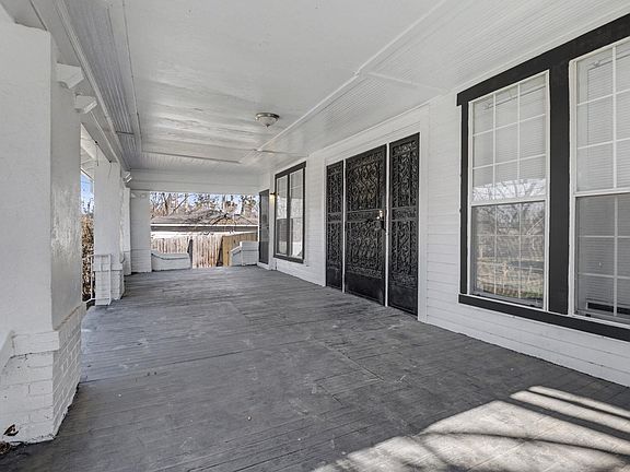 4th image of 320 High St N