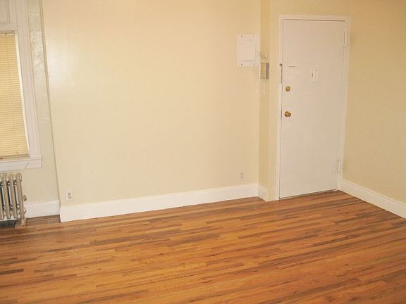 3rd image of 52-17 Roosevelt Ave #12
