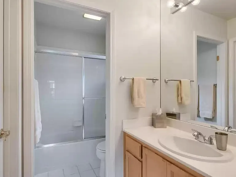 2045 Chetwood Dr — Photo 15