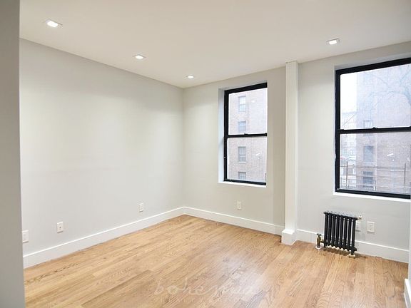 3rd image of 220 W 149th St #U22