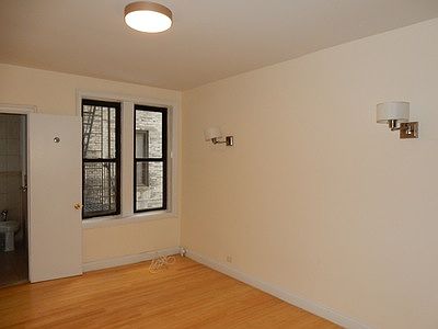 2nd image of 66 Saint Nicholas Pl APT B3