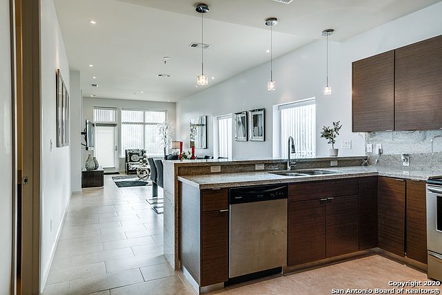 1st image of 17902 La Cantera Pkwy Unit 116