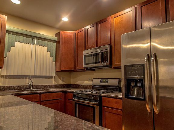 3rd image of 1514 S Avers Ave APT 2N
