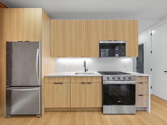 5th image of 463 Columbus Ave #1A