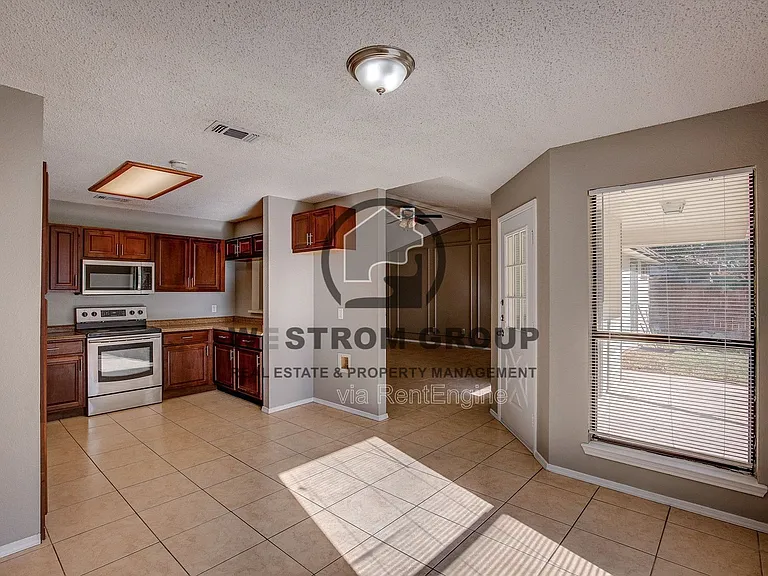 420 Revolution Ln — Photo 34