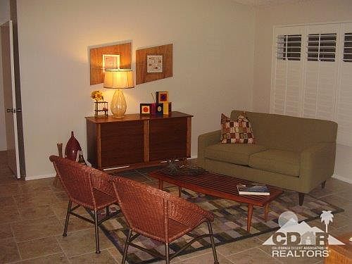 2nd image of 39 Lakeview Cir