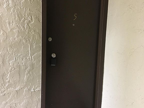 4th image of 277 Tradewinds Dr APT 5