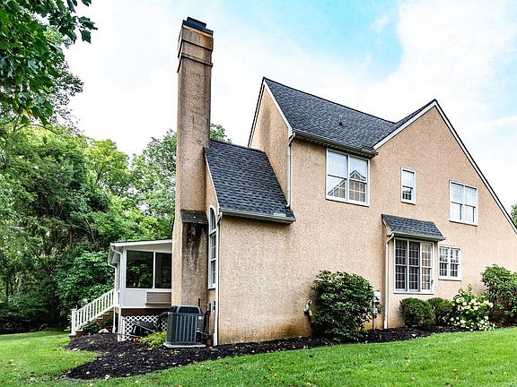 5th image of 13 Tall Trees Ln