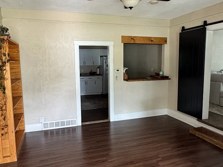 308 Charlotte St — Photo 2
