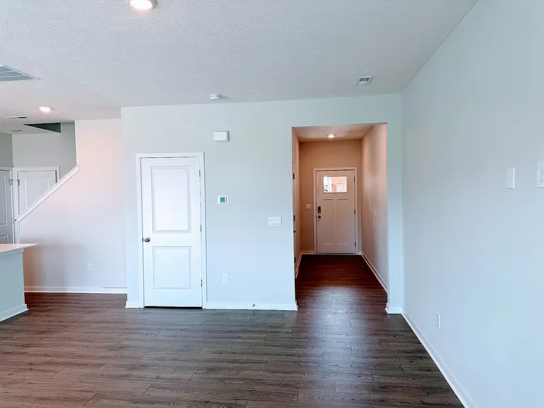 6304 Marinelli Dr N — Photo 7