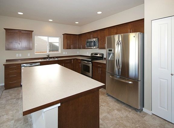 5th image of 1631 43rd St NE