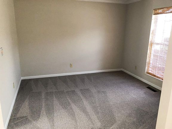 4th image of 267 Bradford Ct