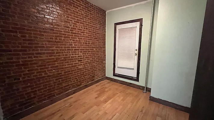 Rented by Nooklyn NYC LLC | media 7
