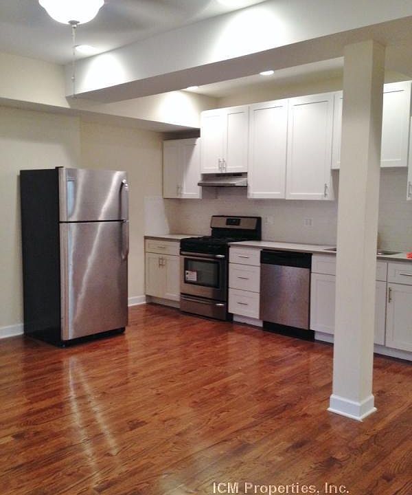 1st image of 1825 W Leland Ave #G
