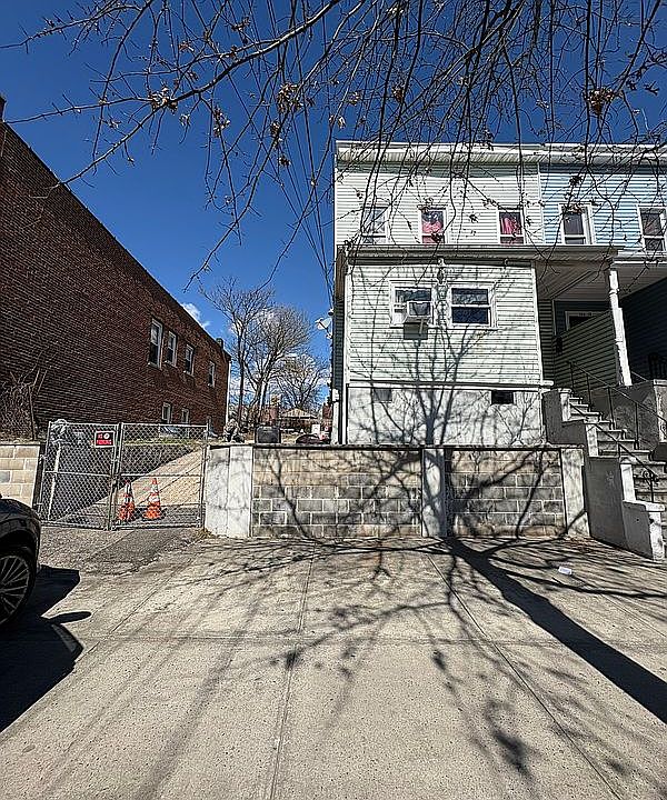 1st image of 10613 34th Ave