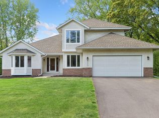 1933 Charlton St, West Saint Paul, MN 55118