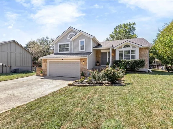 12310 S Shannan Ct, Olathe, KS 66062