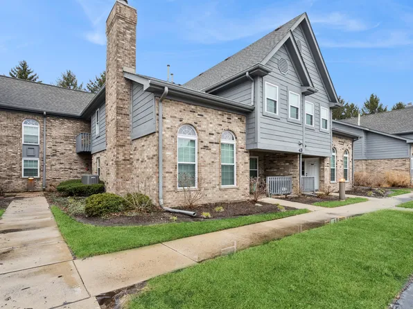 43 Foxcroft Rd APT 127, Naperville, IL 60565