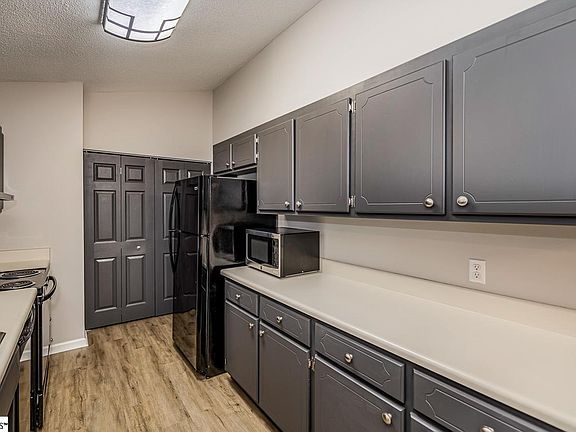 5th image of 322 Pinonwood Dr