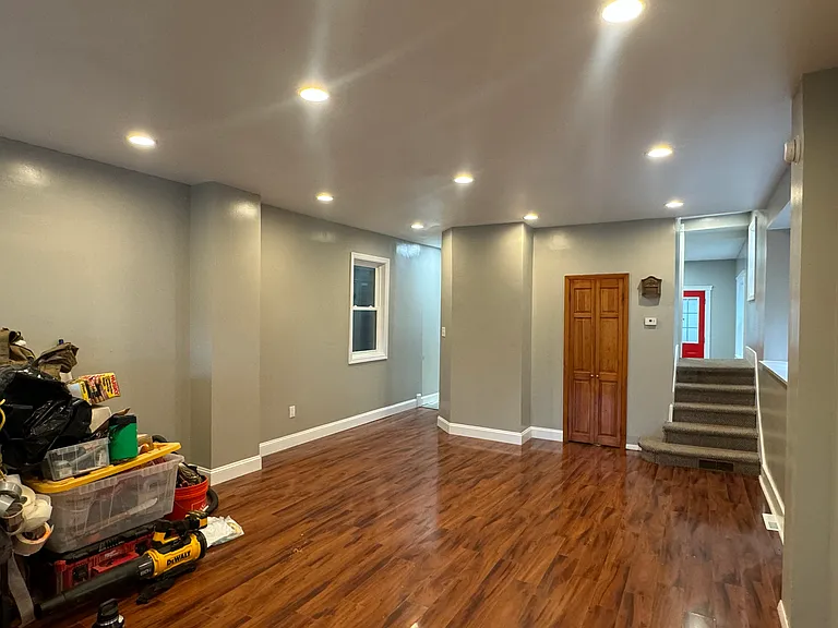 112 Sharpe St — Photo 6