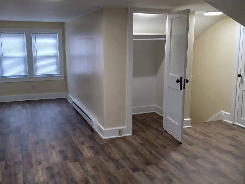 upstair bedroom