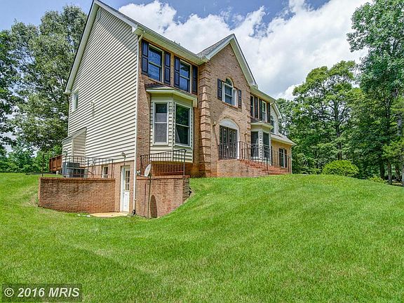 2nd image of 25 Rainwater Ln