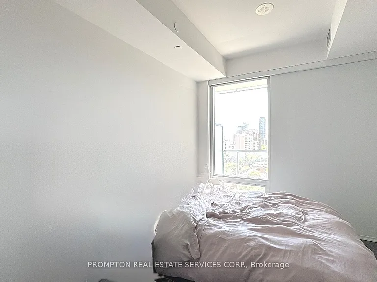 3 Gloucester St #1206 — Photo 15