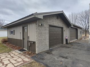704 Park St, Blue river, WI 53518