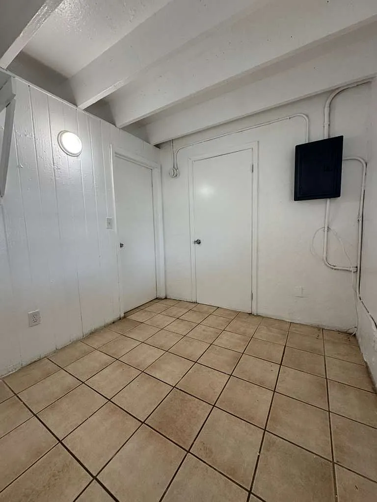 845 Sw 6 St Llc - 4-D — Photo 4