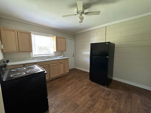 3rd image of 304 N Lee St