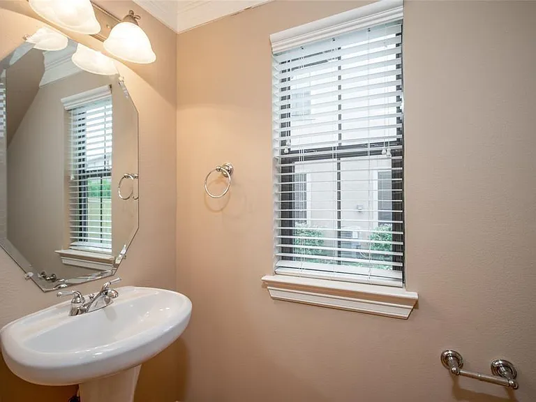2906 Royal Oaks Crst — Photo 11