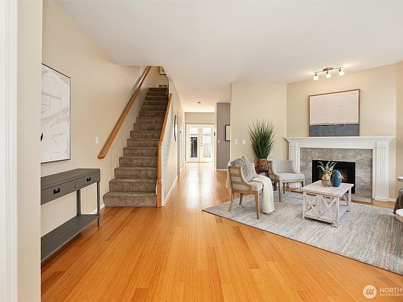 3rd image of 265 NE Birch Street #265