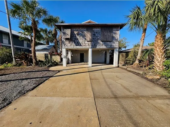 3285 Minnow Creek Dr, Hernando Beach, FL 34607
